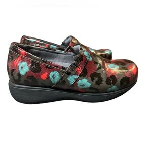 Greys Anatomy by Softwalk Animal Print Nursing Clogs Size 7
